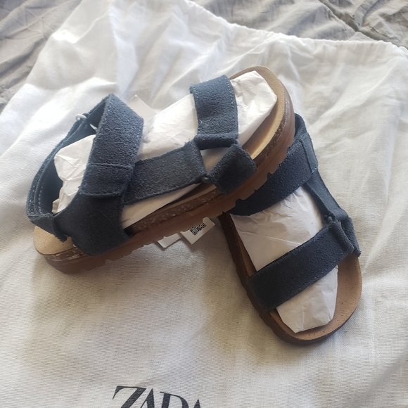 Sandals - Picture 2 of 2